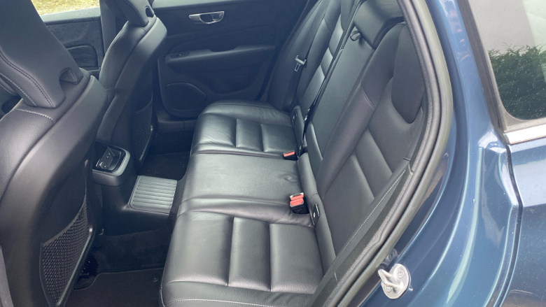 Volvo V60 2.0 T6 [350] Recharge PHEV Plus Dark 5dr AWD Auto Estate